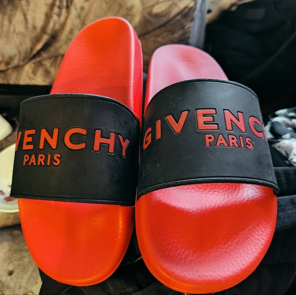 Givenchy Logo Slide Red And Black, Size 6-8.5 - Picture 2 of 2
